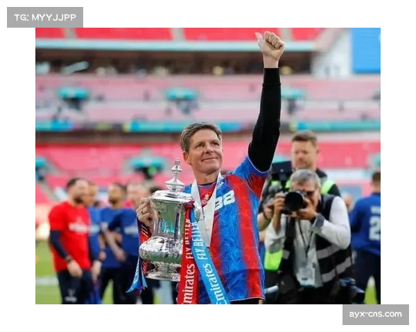 格拉斯纳改造水晶宫低位防守 高中锋反击战术终结曼城